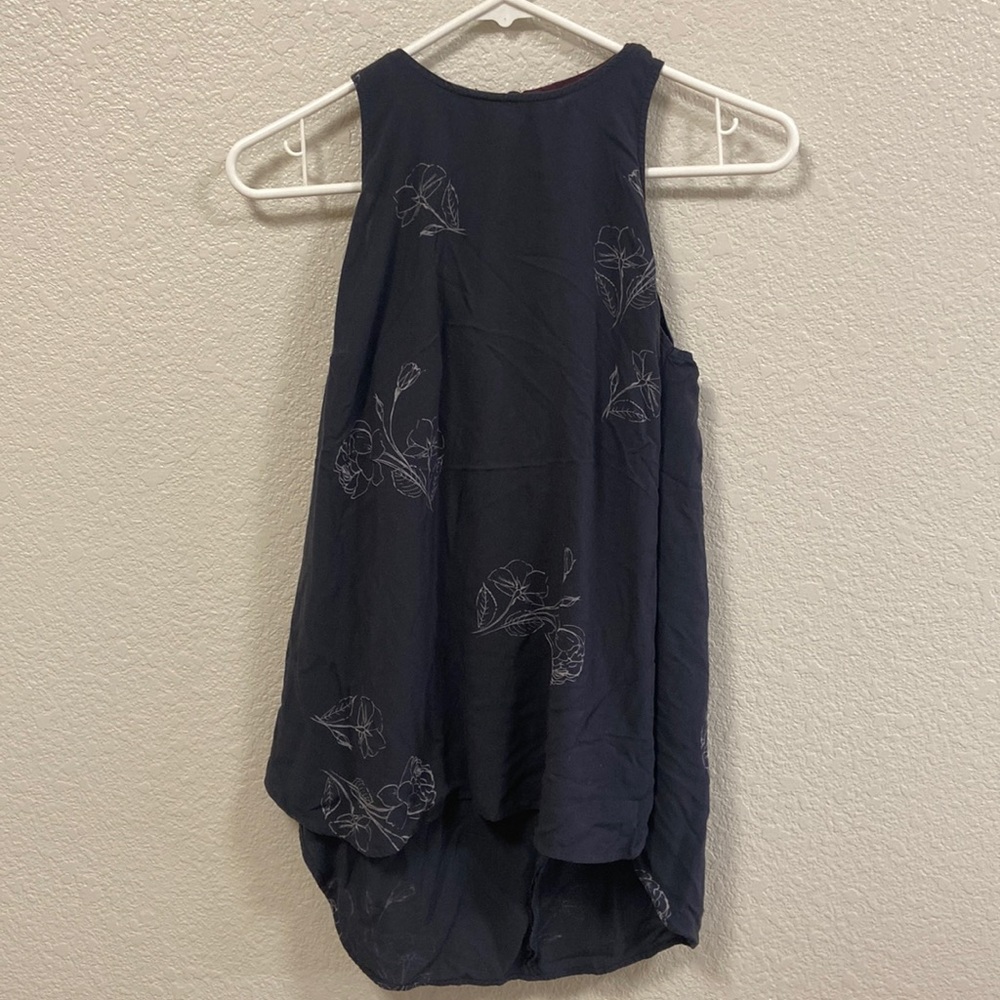 SOLD 2 old navy tank tops